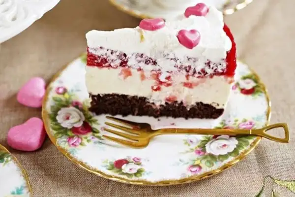 Торт для закоханих із мусом із білого шоколаду