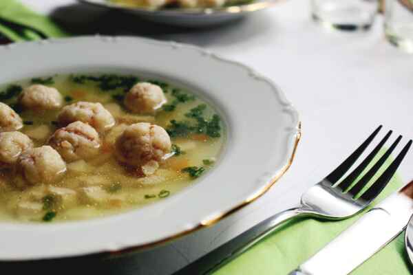 Італійський курячий суп-локшина з фрикадельками