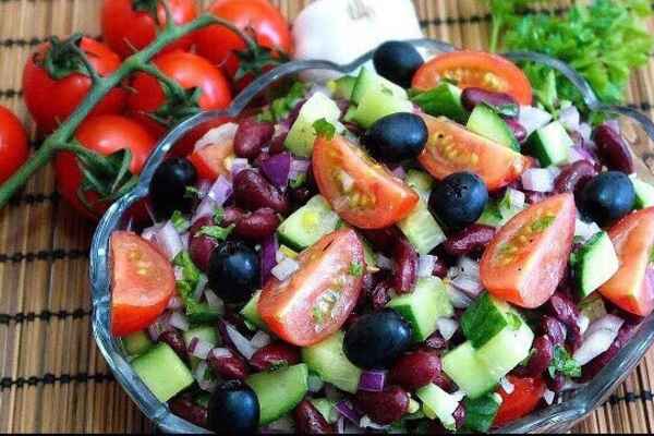 Вітамінний та легкий салат без майонезу