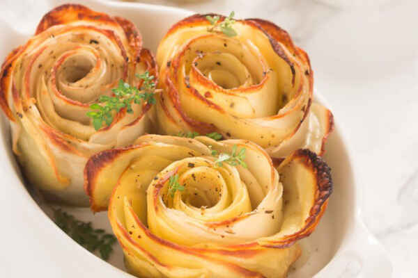 Троянди з картоплі та бекону