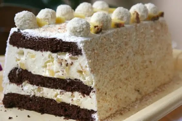 Торт з ананасом