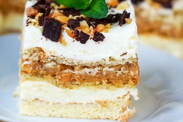 ПЛЯЦОК «ГОРІХОВА ХМАРИНКА»