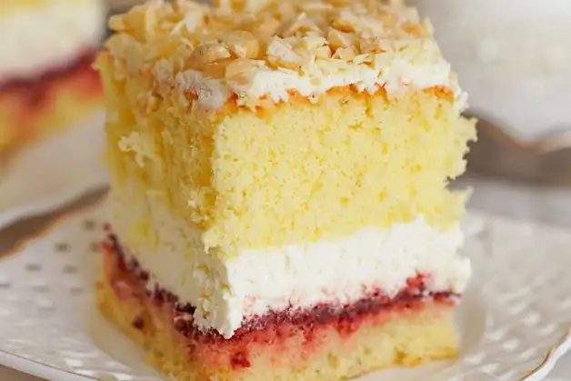 СМЕТАННИК ІЗ ВИШНЕВИМ ДЖЕМОМ