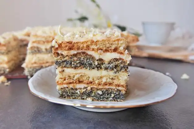 Ніжний маково-кокосовий пляцок  з пудинговим кремом