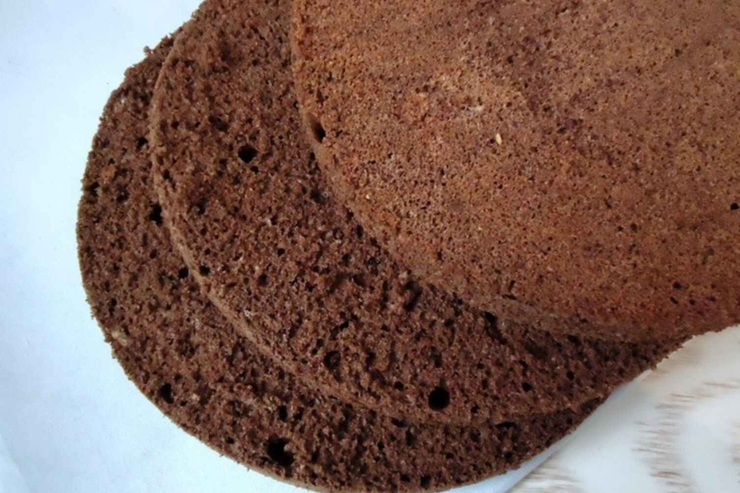 Новорічний шоколадний торт з курагою